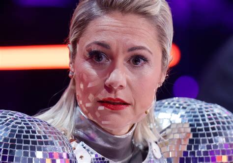 The Masked Singer Ruth Moschner Brauche Therapie Derwesten De