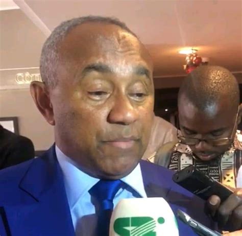 Afrique Football Le président de la CAF Ahmad Ahmad s adressant à un