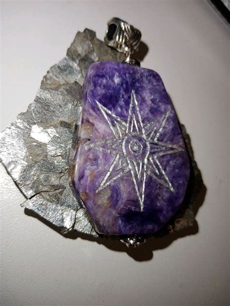 Звезда ИШТАР, амулет-артефакт на Чароите. Гравировка в интернет ...