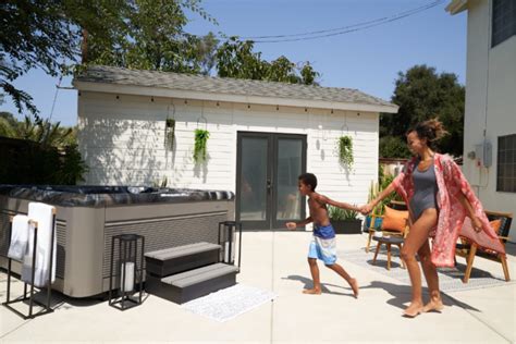 Hot Tub Buyer S Guide Caldera Spas And Hot Tubs