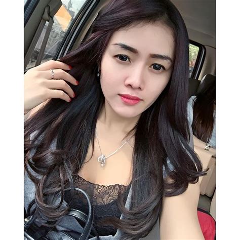 Aira Kimberly Model Cantik Dan Seksi Selfie FOTO HOT SELEBRITIS