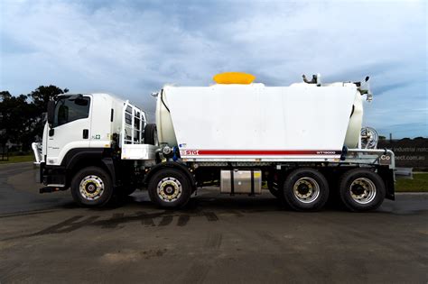 Isuzu Fyj L Poly Automatic Water Truck