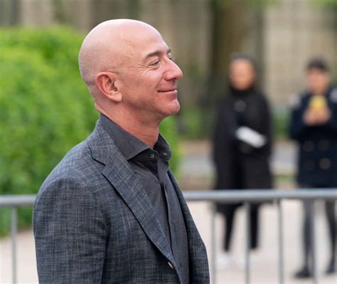 How Did Jeff Bezos Get Rich?