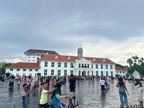 kota tua diprediksi dikunjungi  ribu wisatawan  hari  libur