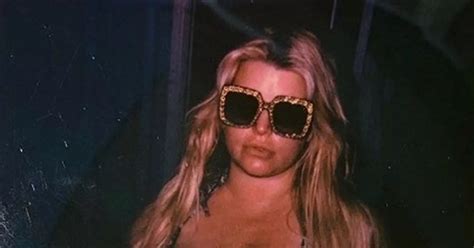 Jessica Simpson Stuns Fans With Pregnant Bikini Snap Mirror Online