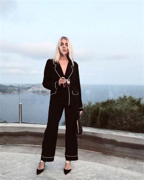 Hot Sexy Gigi Vives Bikini Pics