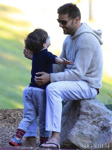 Ricky Martin Porta I Figli Al Parco Gay It