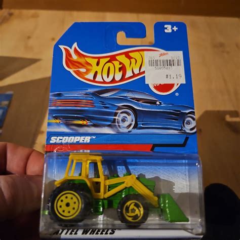 Se Produkter Som Liknar Hot Wheels Scooper Traktor P Tradera