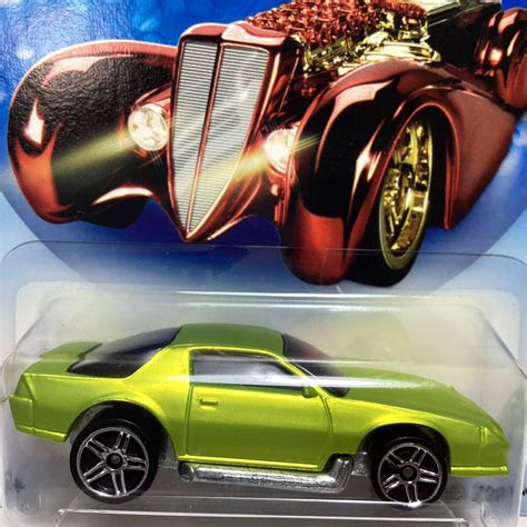 Walmart限定 ホットウィール シボレー カマロ Z28 ホリデー ホットロッド Hot Wheels 乗用車 売買されたオークション