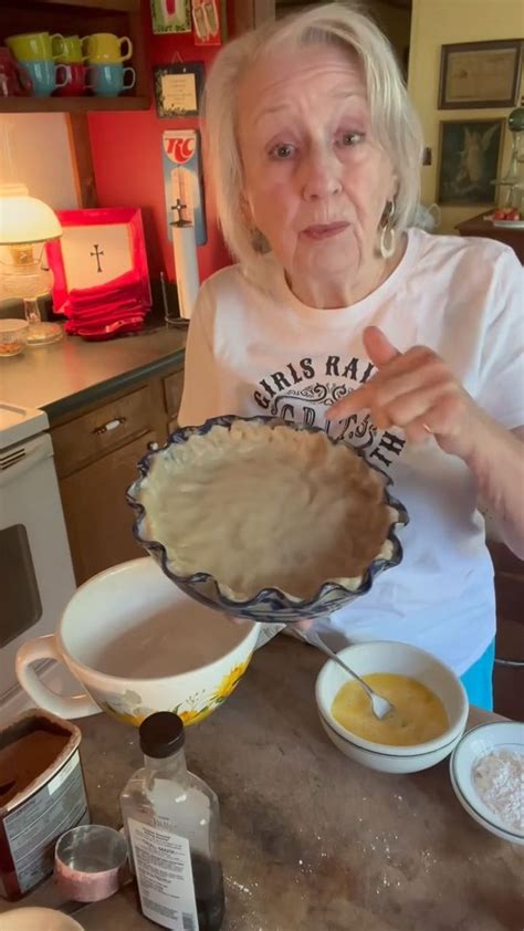 Cooking With Brenda Gantt Chocolate Fudge Pie Simple Pie Paw Crust