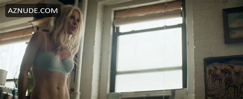 COMFORT CLINTON Nude AZNude