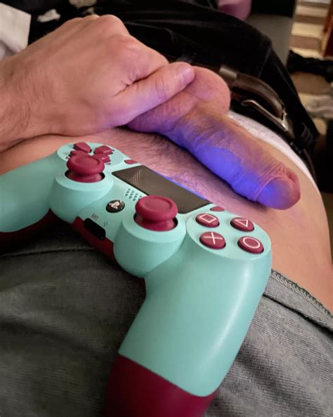 Gaming Break Nudes Ratemycock NUDE PICS ORG