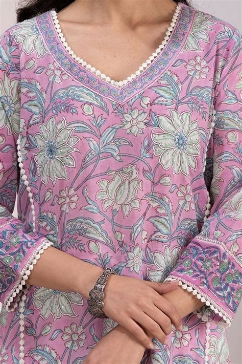 Very Simple And Latest Neck Designs With Lace Kurti Neck Design Gale Ka