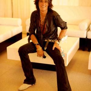 Joe Perry Net Worth 2022: Wiki, Married, Family, Wedding, Salary, Siblings