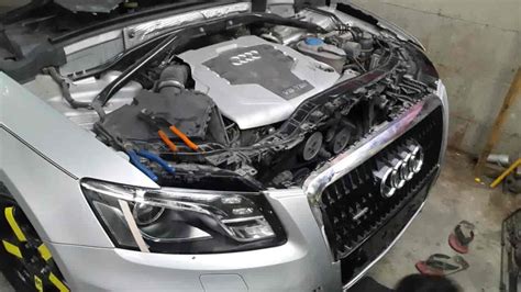 How To Repair Audi Q5 Under Hood