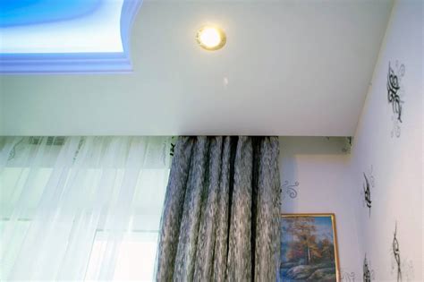 Гардина под натяжной потолок на кухне - 54 фото