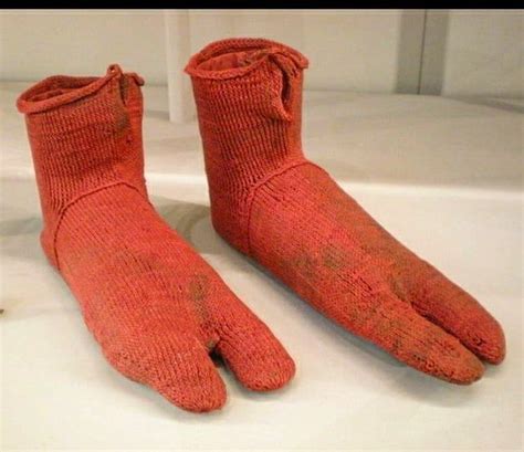 Носки 300-499 годов найдены в Египте в конце XIX века. Вязаные носки ...
