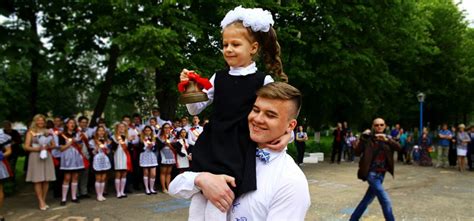Что подарить первоклассникам от выпускников: лучшие идеи