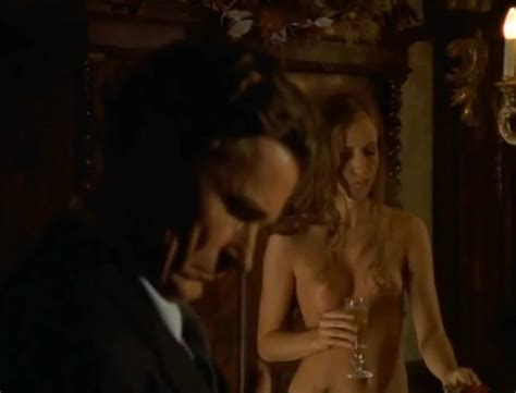 Nude Video Celebs Nina Schonfeld Nude Kommissar Rex S07e05 2001