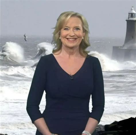 BBC Breakfast S Carol Kirkwood Grins From Ear To Ear In Hot Figure Hugging Dress The