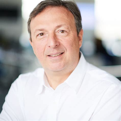 Artificial intelligence and music: a double -edged revolution