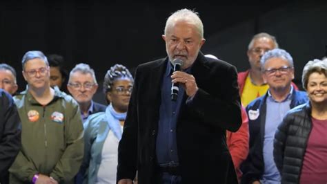 Lula fala em dar jeito no Centrão e no orçamento secreto