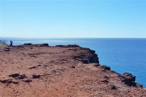 The Famous Sweetheart Rock Of Lanai Hike The Puu Pehe Trail To See