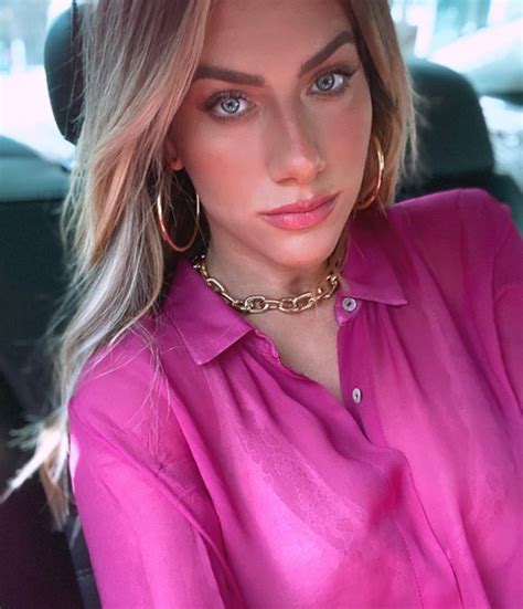 Iti Malia J D Para Ver A Barriguinha De Gr Vida De Giovanna Ewbank