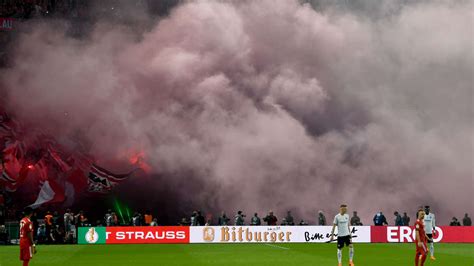 Dfb Pokal Pyro Chaos Beim Finale Zwischen Fc Bayern Und Eintracht Frankfurt