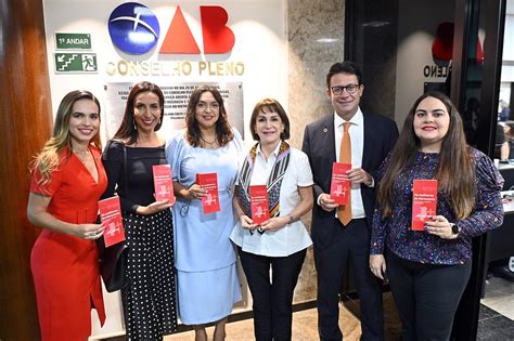 Representatividade Comissão da Mulher Advogada da OAB DF lança e book