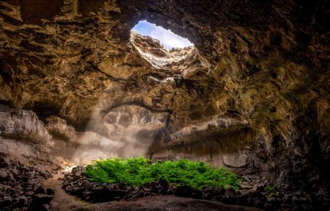 18 Famous Caves In The World For Underground Amazement Planet Of Hotels