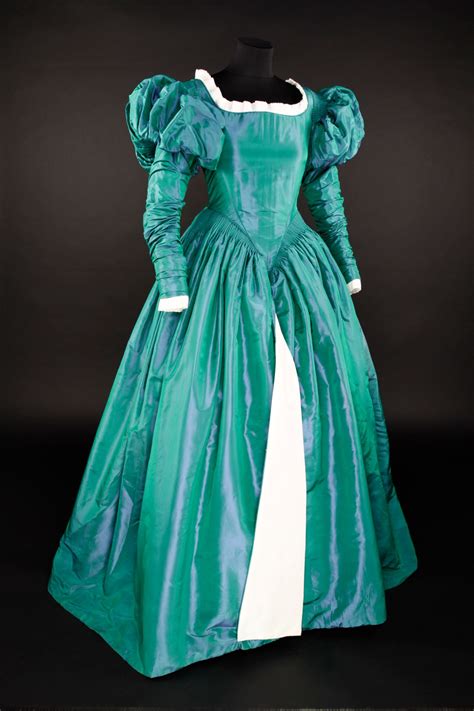 Traje S.XVI. Diseñado por Eiko Ishioka | Vestidos de época, Vestidos de