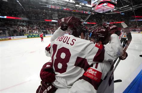 Latvijas izlase uzvar Šveici un iekļūst pasaules hokeja čempionāta