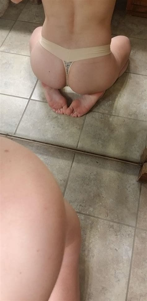 Nude Thong Porn Pic