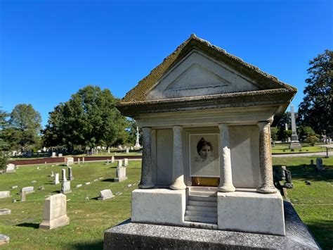 Stroll Through History Free Cemetery Tour Historic Oakwood Cemetery