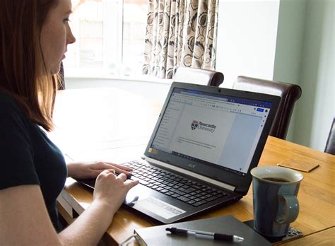 Post University Blues | It's Not Always A Happy Occasion|%sitename%