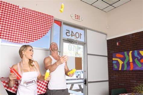 Kagney Linn Karter Fast Boob Joint Porn Pic