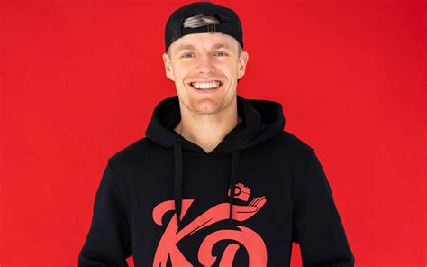 Bekende Vlogger Enzo Knol Komt Naar Batavia Stad Met Knolpower Pop Up