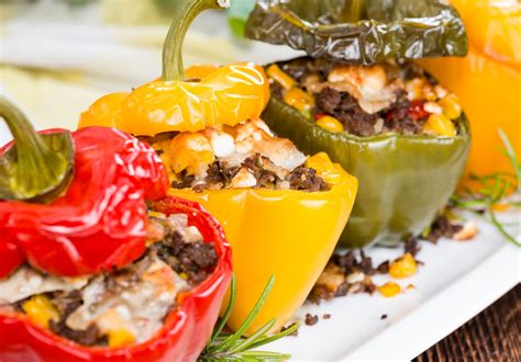 Come preparare i peperoni ripieni | Alimenta