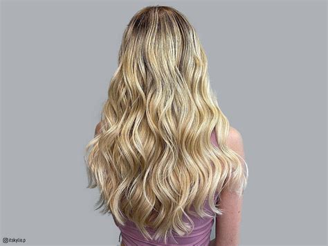 Sweetest Honey Blonde Balayage Hair Color Ideas
