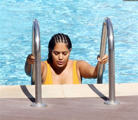 Unknown Posing Hot Mali Bum Beautiful Straight Pregnant