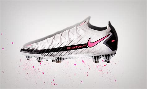 Phantom GT – технологичные бутсы Nike на основе данных