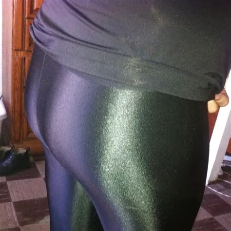 Schicke Milf Im Gl Nzenden Schwarzen Latex Catsuit Gefickt Kommt Auf Muschi Xhamster