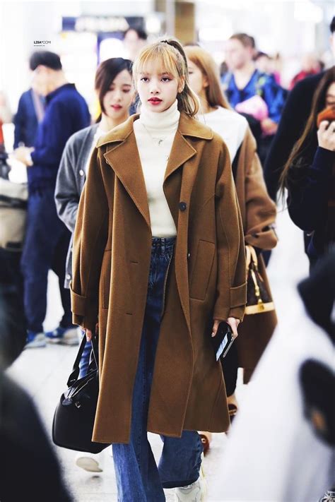 10 Of BLACKPINK Lisa S Most Iconic Airport Outfits Koreaboo