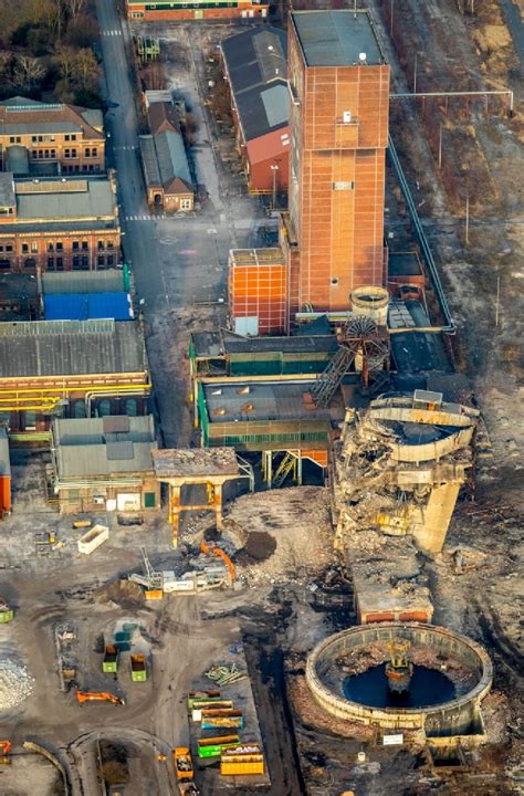 Hamm Von Oben Abri Arbeiten Auf Dem Gel Nde Der Industrie Ruine