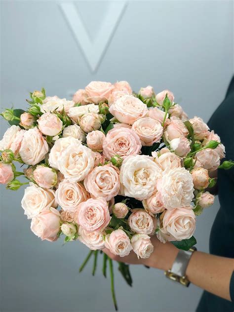 Свадебные букеты из пионовидных роз (129 фото)