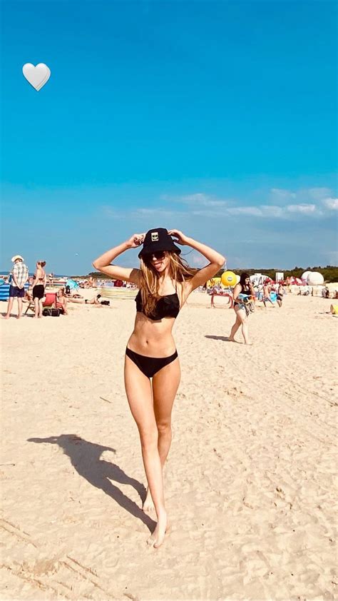 Roksana W Giel W Bikini Szaleje Na Pla Y Podczas Rodzinnych Wakacji Rozgrza A Internet Do