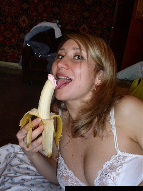 Hot Blonde Amateur Lingerie Banana 8 30 1600x1200 Porn Pic