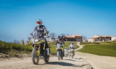 Suzuki V Strom Academy Date Prezzi Luoghi E Programma Gazzetta It