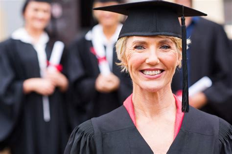 10 Free Colleges for Seniors Citizens - Retirement in USA